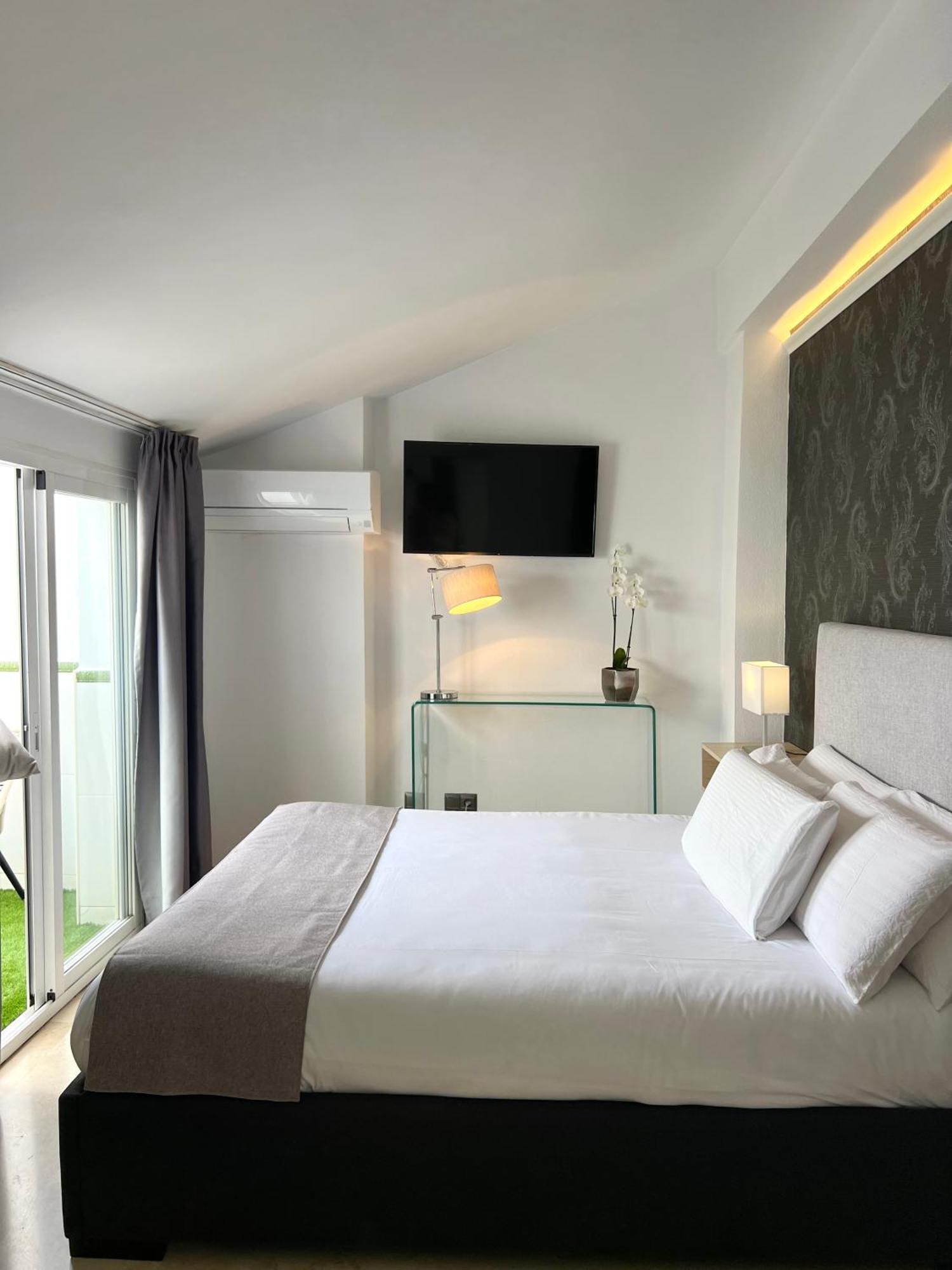 Abril Nerja Hotel Luaran gambar