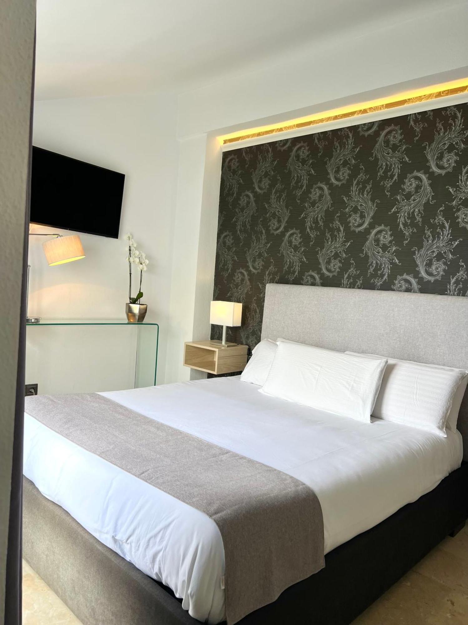 Abril Nerja Hotel Luaran gambar