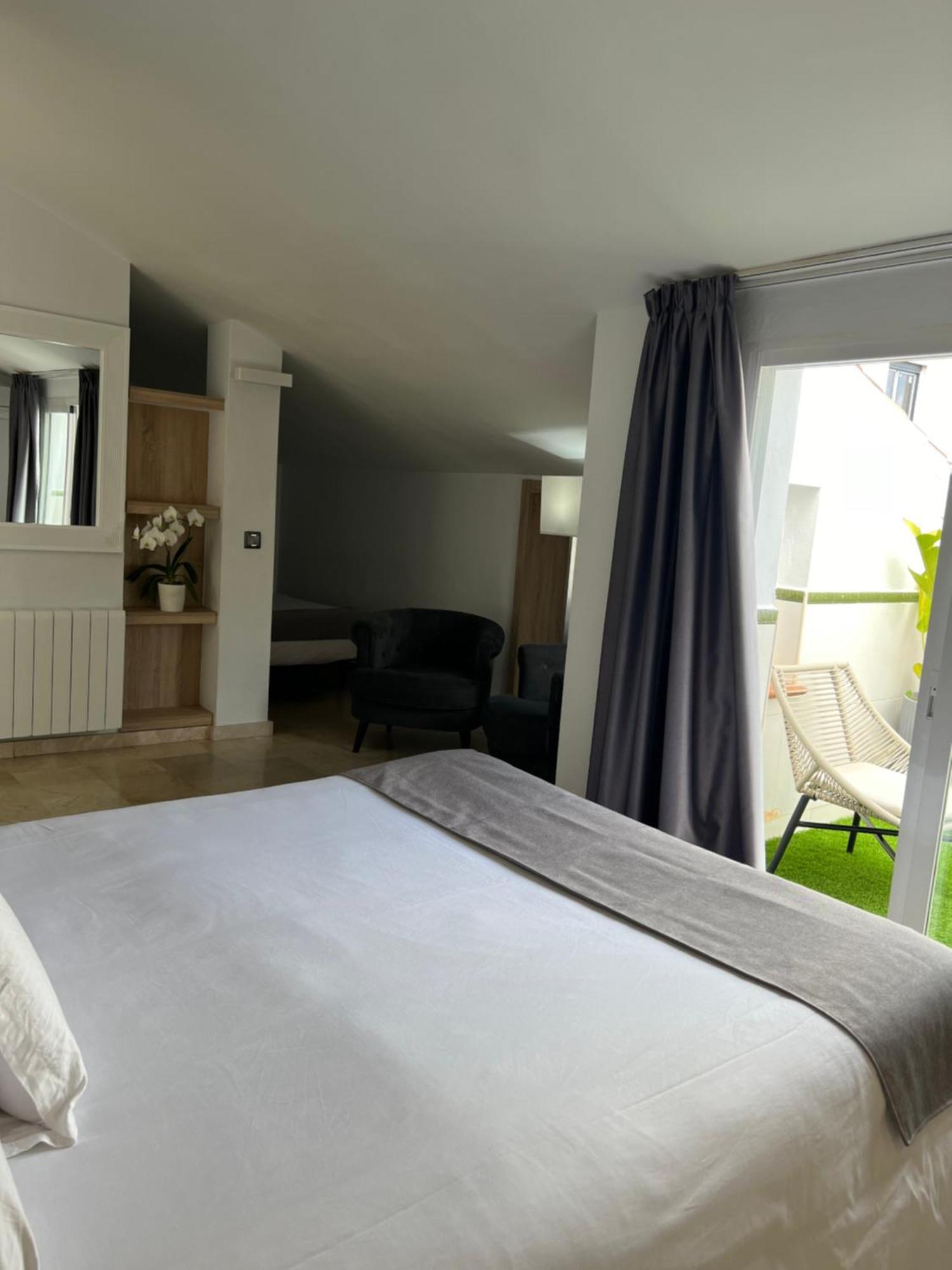Abril Nerja Hotel Luaran gambar