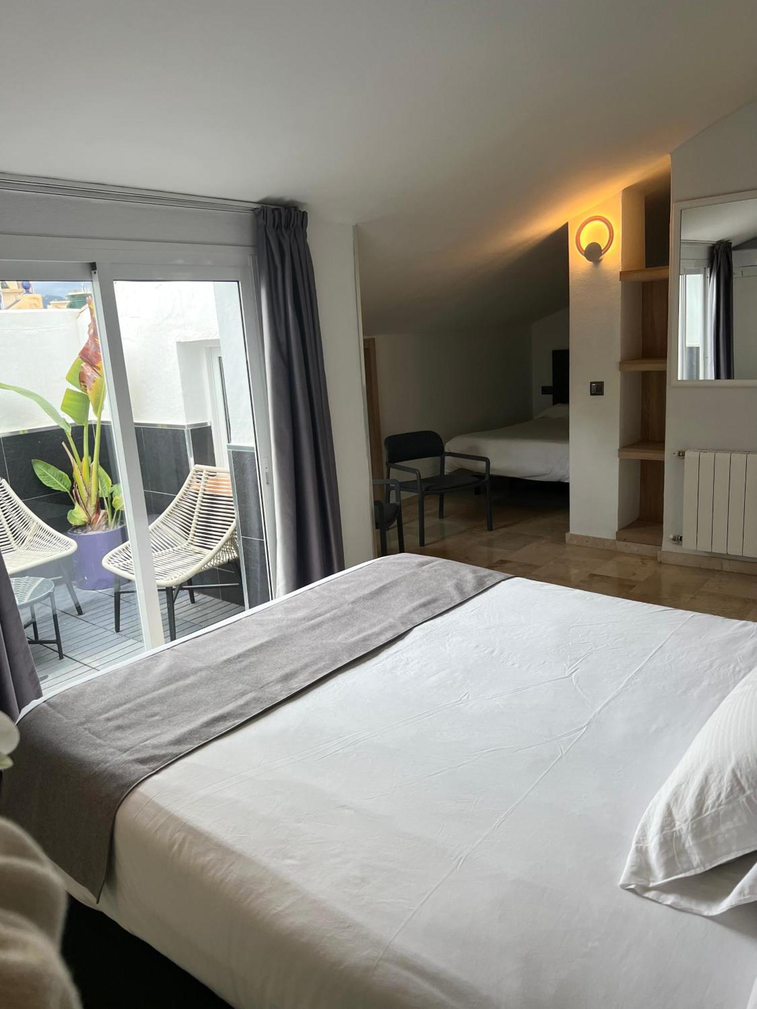 Abril Nerja Hotel Luaran gambar