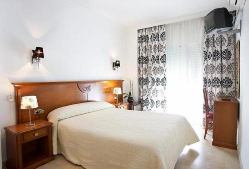 Abril Nerja Hotel Luaran gambar